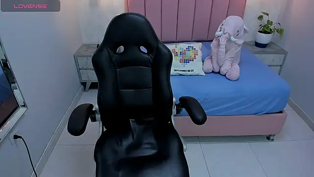 MAILYLOVE1 online show from February 11, 12:58 pm