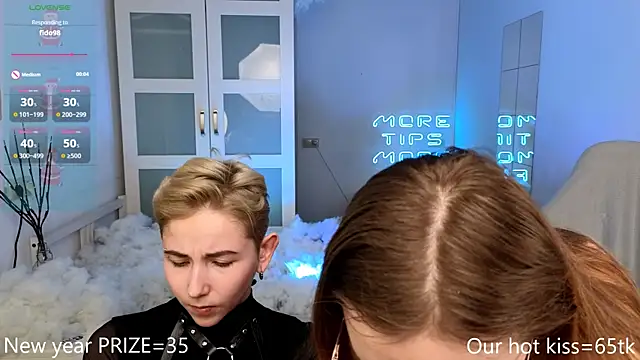 Snapshot of velvetvalkyries chatting on January 2, 4:56 pm velvetvalkyries online show from January 2, 4:56 pm