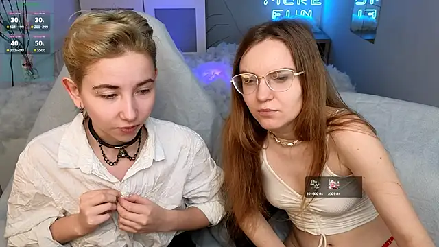 Snapshot of velvetvalkyries chatting on January 4, 1:53 pm velvetvalkyries online show from January 4, 1:53 pm