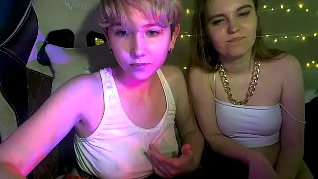 Snapshot of velvetvalkyries chatting on March 15, 11:39 pm velvetvalkyries online show from March 15, 11:39 pm