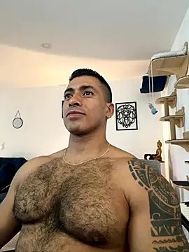 aaroncolombia online show from September 18, 9:50 pm