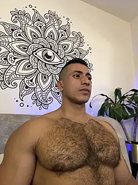 aaroncolombia online show from November 1, 11:40 pm