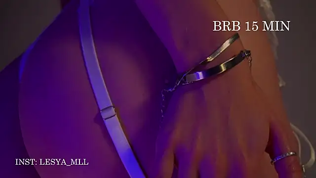 wowmolly online show from March 16, 4:45 pm