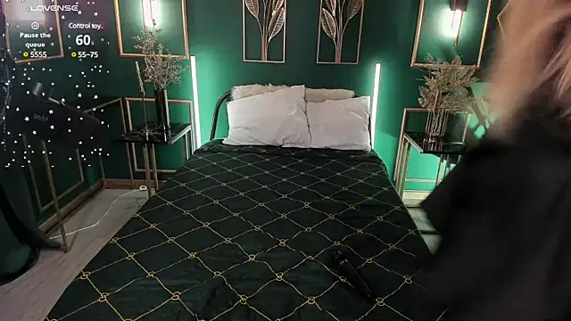 Snapshot of SherriMartinez chatting on January 14, 3:43 am SherriMartinez online show from January 14, 3:43 am