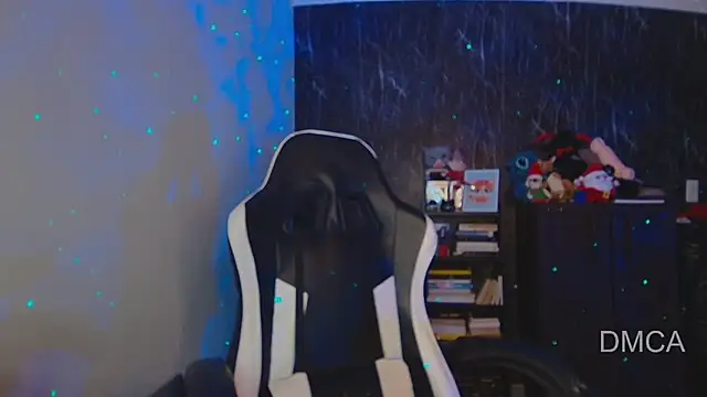 Snapshot of Drea_Foox chatting on December 19, 2:56 am Drea Foox online show from December 19, 2:56 am