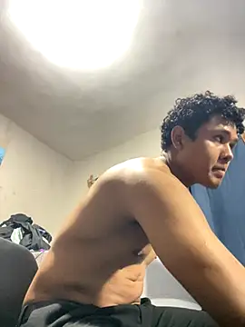 Snapshot of Brencuz chatting on October 14, 2:01 am Brencuz online show from October 14, 2:01 am