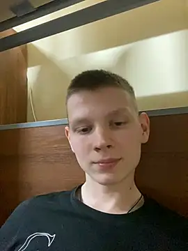 Snapshot of fameboyboo chatting on January 2, 7:18 pm fameboyboo online show from January 2, 7:18 pm