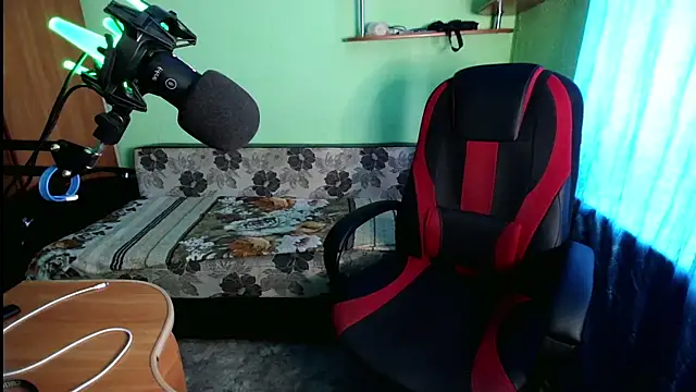 Snapshot of fameboyboo chatting on November 24, 7:30 am fameboyboo online show from November 24, 7:30 am