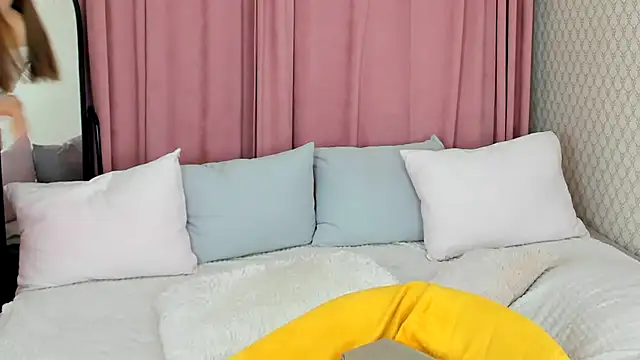 BritneyCruze online show from December 7, 10:12 am