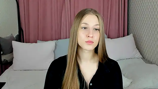 BritneyCruze online show from December 10, 1:00 pm