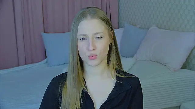 BritneyCruze online show from February 27, 8:06 am