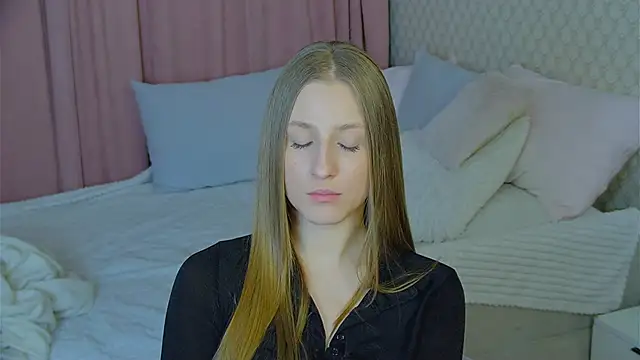 BritneyCruze online show from February 27, 2:10 pm