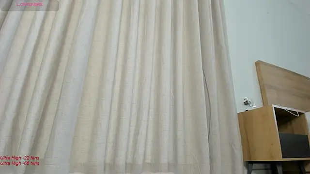 Snapshot of yumisunn chatting on February 4, 3:44 am yumisunn online show from February 4, 3:44 am