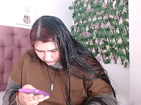  69HONRY online show from November 20, 1:00 pm