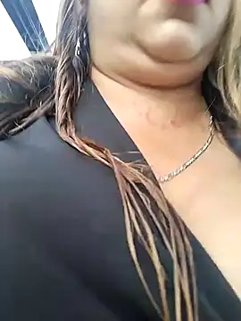 Laura-Hernandez online show from December 28, 10:02 pm