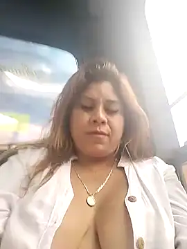 Laura-Hernandez online show from January 7, 7:06 pm