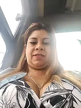 Laura-Hernandez online show from February 12, 2:32 pm