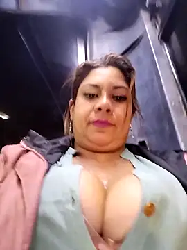 Laura-Hernandez online show from February 14, 12:41 am