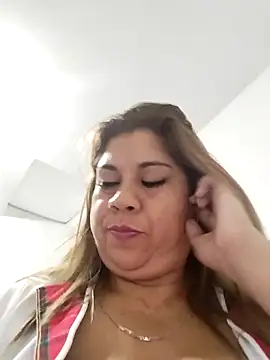 Laura-Hernandez online show from February 18, 5:42 pm