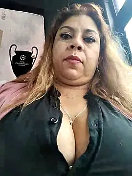 Laura-Hernandez online show from February 24, 3:42 pm