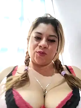 Laura-Hernandez online show from September 19, 3:24 pm