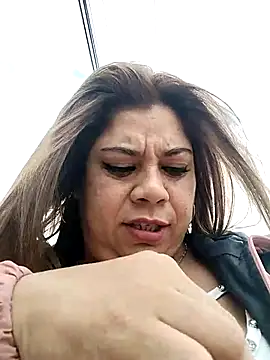 Laura-Hernandez online show from October 9, 4:27 pm