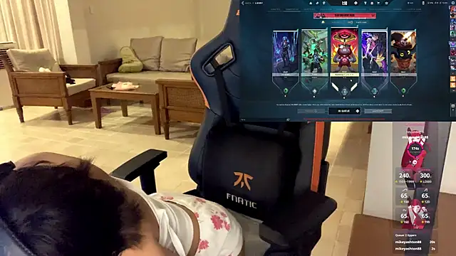 Snapshot of JayJaylov chatting on December 31, 4:57 pm JayJaylov online show from December 31, 4:57 pm