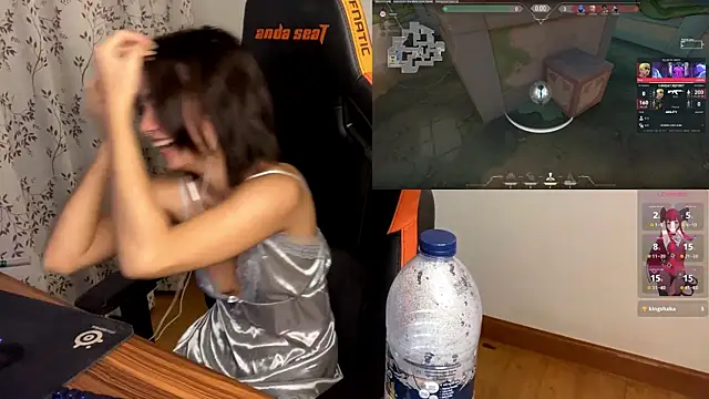 Snapshot of JayJaylov chatting on February 27, 5:26 pm JayJaylov online show from February 27, 5:26 pm