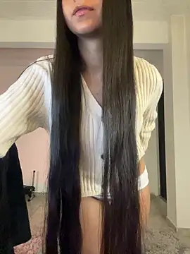 Snapshot of aly_golden_ chatting on January 5, 6:24 am aly golden online show from January 5, 6:24 am