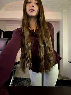 Snapshot of aly_golden_ chatting on November 26, 5:41 am aly golden online show from November 26, 5:41 am