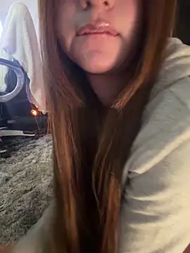 Snapshot of aly_golden_ chatting on December 14, 7:36 am aly golden online show from December 14, 7:36 am