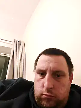 Snapshot of HE-M123 chatting on December 18, 7:30 pm HE-M123 online show from December 18, 7:30 pm