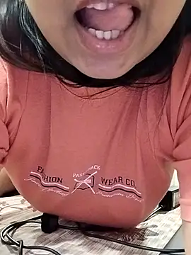 Snapshot of QueenHaryana chatting on November 10, 8:30 pm QueenHaryana online show from November 10, 8:30 pm