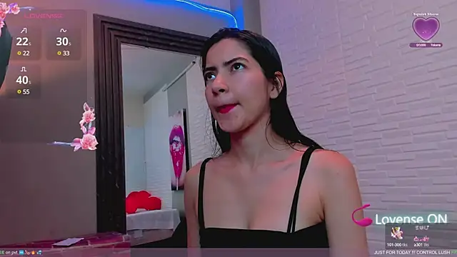 Snapshot of sweetieandjuicyy chatting on February 21, 2:27 pm sweetieandjuicyy online show from February 21, 2:27 pm