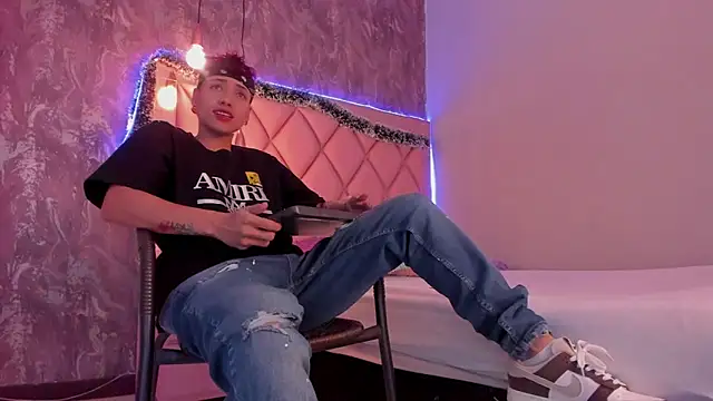 megan 100 online show from December 26, 7:05 pm