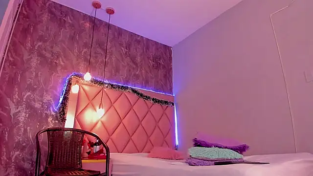 megan 100 online show from December 27, 1:11 am