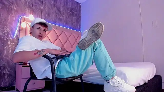 megan 100 online show from January 13, 1:13 am