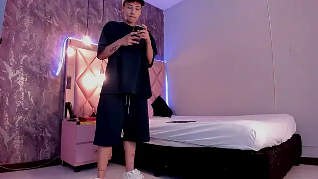 megan 100 online show from January 25, 7:07 pm