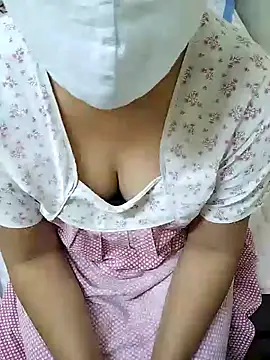 Snapshot of aliseanu chatting on December 12, 1:17 pm aliseanu online show from December 12, 1:17 pm