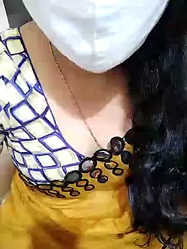 Snapshot of aliseanu chatting on December 31, 6:37 am aliseanu online show from December 31, 6:37 am