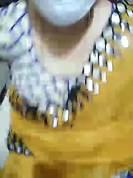 Snapshot of aliseanu chatting on December 31, 10:48 am aliseanu online show from December 31, 10:48 am