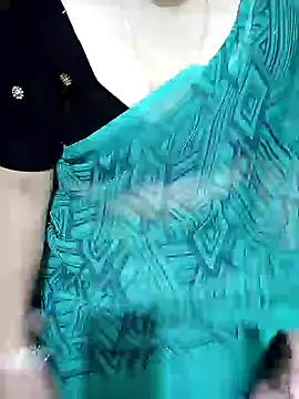 Snapshot of aliseanu chatting on January 16, 1:25 pm aliseanu online show from January 16, 1:25 pm