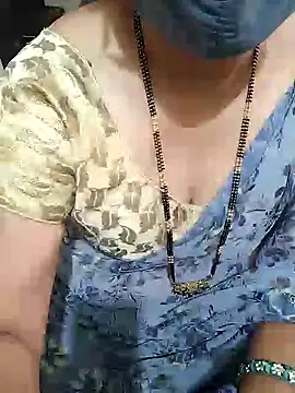 Snapshot of aliseanu chatting on February 8, 5:18 am aliseanu online show from February 8, 5:18 am