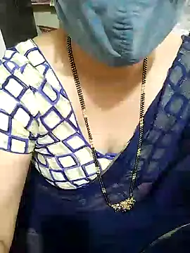 Snapshot of aliseanu chatting on February 11, 9:20 am aliseanu online show from February 11, 9:20 am