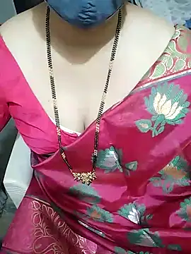 Snapshot of aliseanu chatting on February 14, 1:02 am aliseanu online show from February 14, 1:02 am