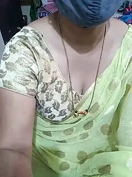 Snapshot of aliseanu chatting on February 14, 4:37 am aliseanu online show from February 14, 4:37 am