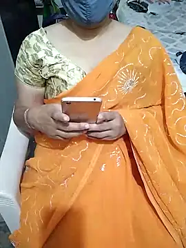 Snapshot of aliseanu chatting on February 15, 1:31 am aliseanu online show from February 15, 1:31 am