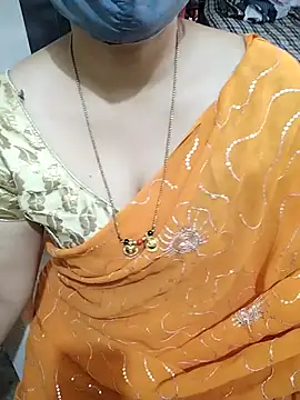 Snapshot of aliseanu chatting on February 15, 5:51 am aliseanu online show from February 15, 5:51 am