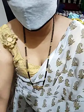 Snapshot of aliseanu chatting on March 3, 6:04 am aliseanu online show from March 3, 6:04 am