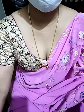 Snapshot of aliseanu chatting on March 12, 1:25 am aliseanu online show from March 12, 1:25 am